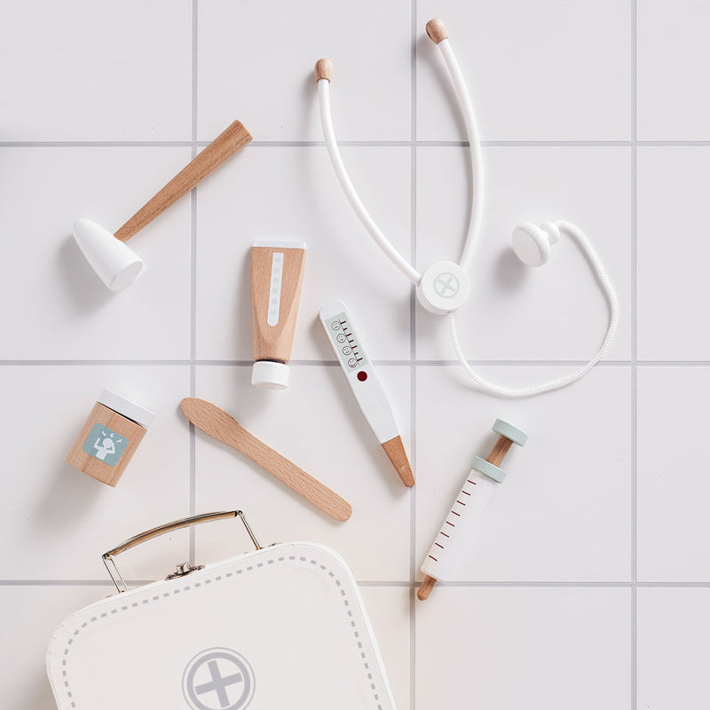 Βαλιτσάκι γιατρού με ξύλινα όργανα