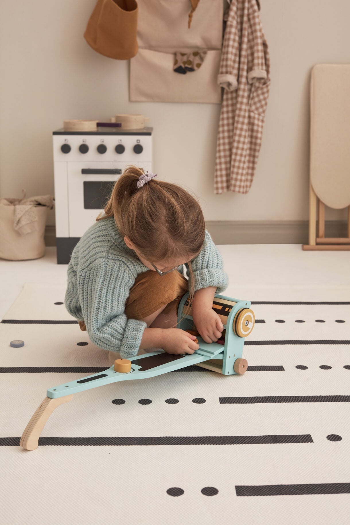 Ξύλινη ηλεκτρική σκούπα